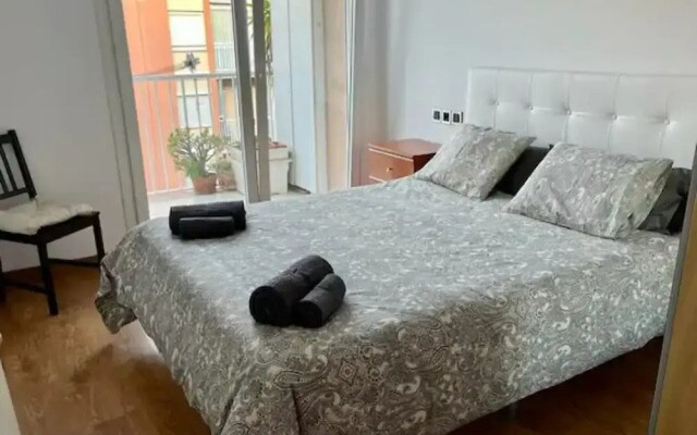 Large Apartment Near Fira and City Center