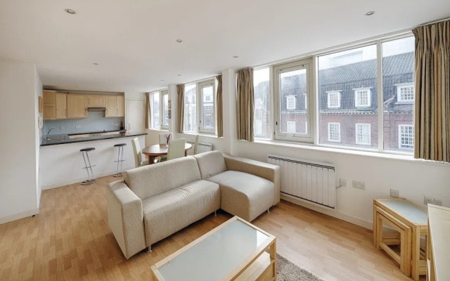 Aircondition 2 beds 2 baths Victoria Station
