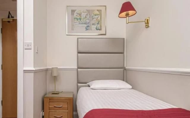 Hyde Park Radnor Hotel