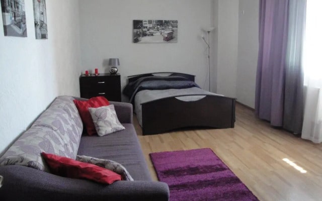 7 Kvadratov Promyishlennaya 19/1 Apartment