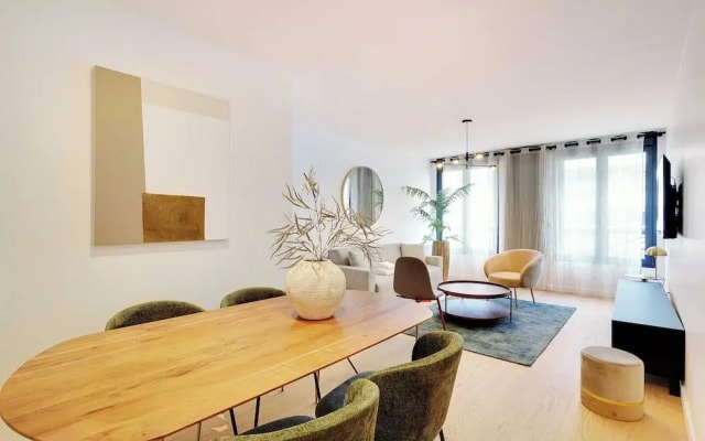 Sleek Apartment in Levallois-perret