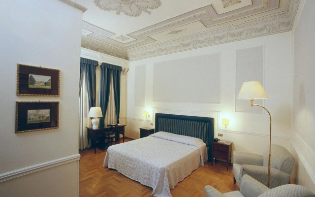 Hotel Flora