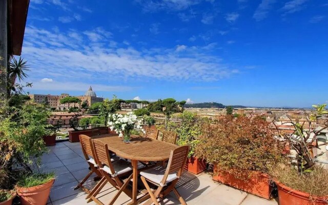 Sant Onofrio Terrace Apartment