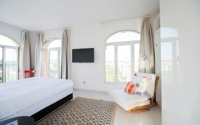 St. John Basilica Lovely Tower Apartment