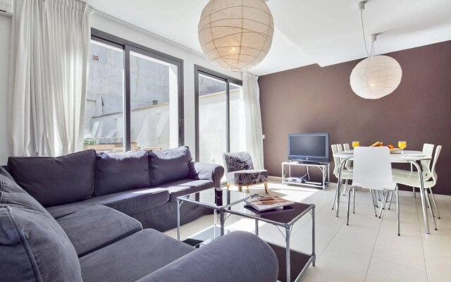 Inside Barcelona Apartments Sants