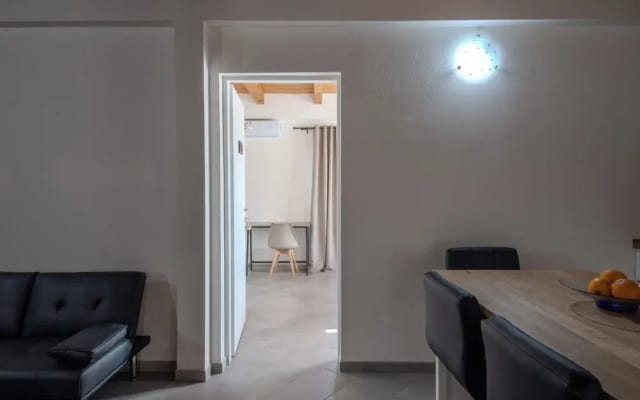 Casale in legno nella natura laziale