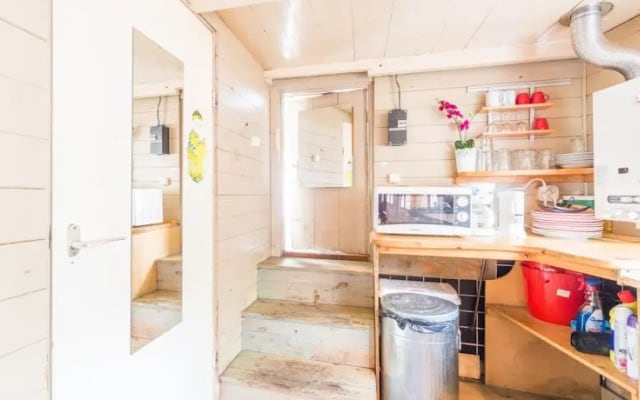 Houseboat in Jordaan Area