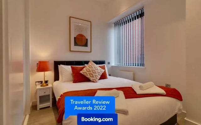 Stunning 1-Bed Deluxe Apartment in Slough