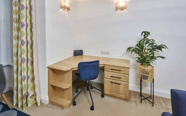 Host Stay Thamesview