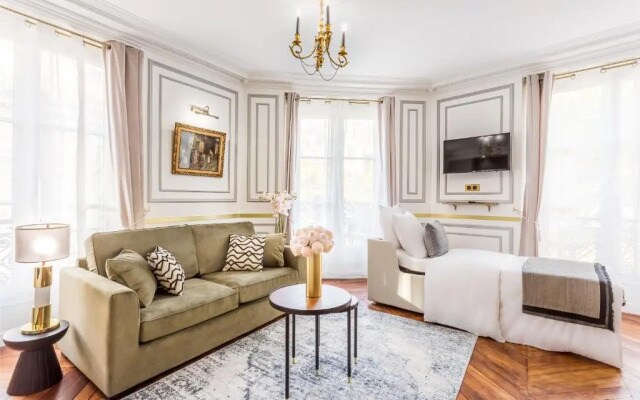 Luxury 2 Bedroom With Balcony - Louvre & Notre Dame
