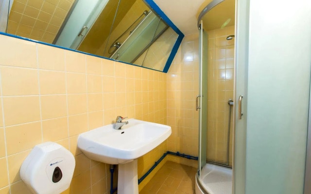 Tallinn Old Town Hostel - Alur