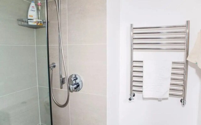 4 Bedroom Home in Sands End