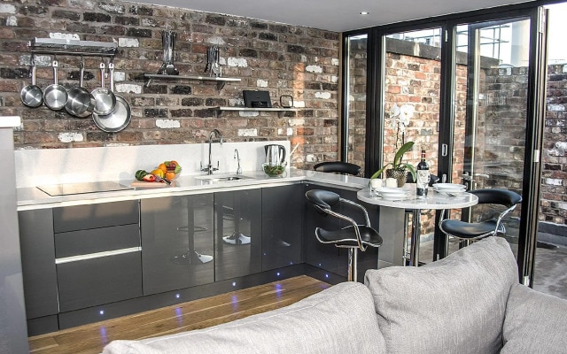 Base Serviced Apartments - Sir Thomas Street