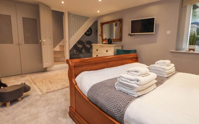 Ismay Lounge Apartment- Titanic Interest Beach View