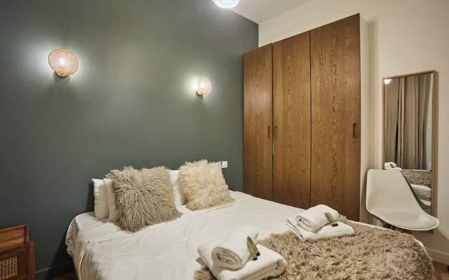 Sublime Flat Paris Bois de Vincennes by Studio Prestige