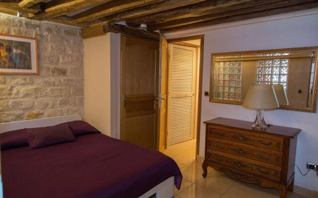 Saint Germain des Prés Apartment