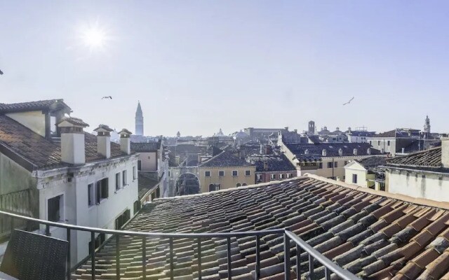San Marco Deluxe Canal View Balcony by Wonderful Italy
