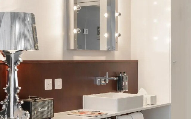 Ruby Lucy Hotel London by IHG
