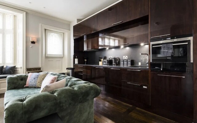 The Berkeley Square Suite