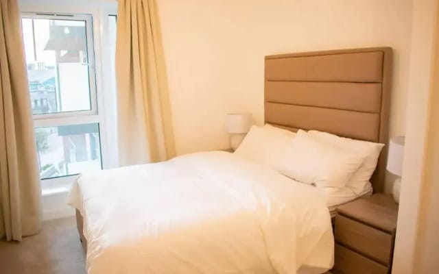 London - Apartment - Sleeps 2 - Garden - Pool