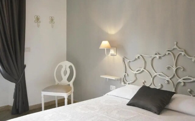 Gens Claudia, Vatican Luxury Apartments
