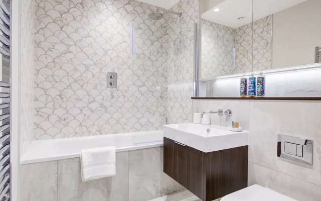 Hybrid Resi Canary Wharf