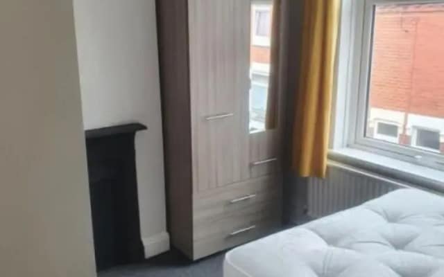 Townhouse @ 33 Kinver Street Stoke