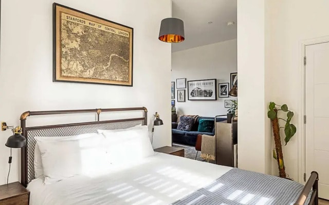 Contemporary Victorian Studio