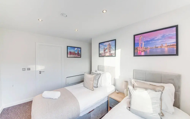 Elegant Shire House Apartment