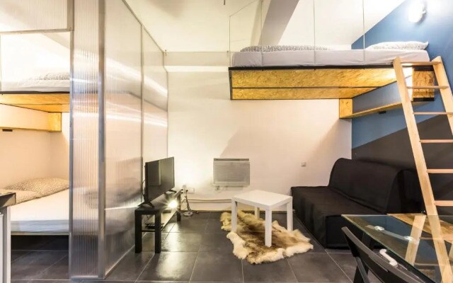 Unusual and charming 25m² near LE MARAIS
