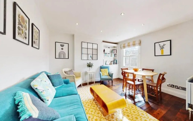 Spacious 2bed flat 7min walk from the tube station