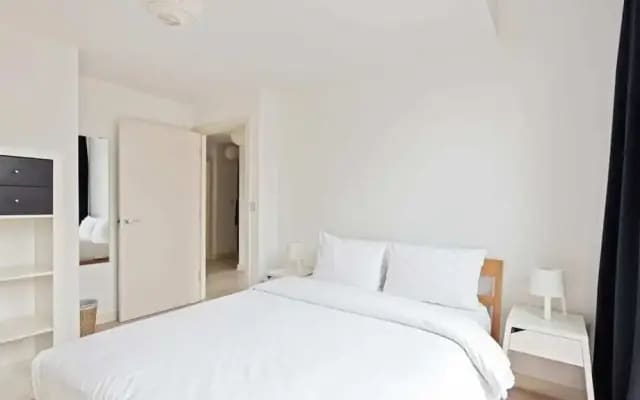Sleek & Spacious 4 Sleeper, 5 Mins to Moorgate