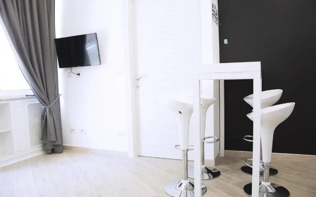 Gens Claudia, Vatican Luxury Apartments