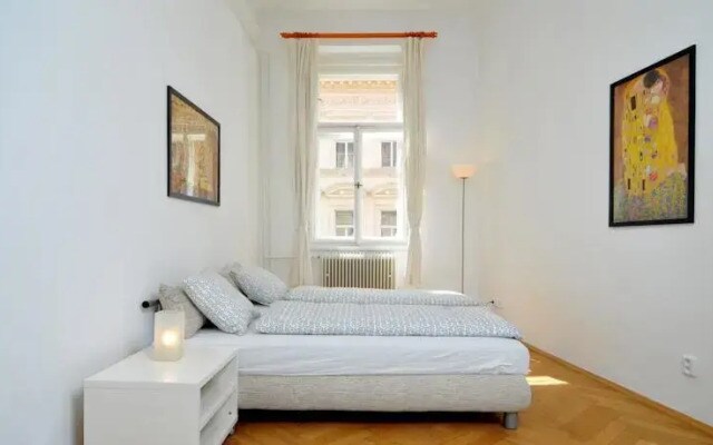 Foerster Apartments