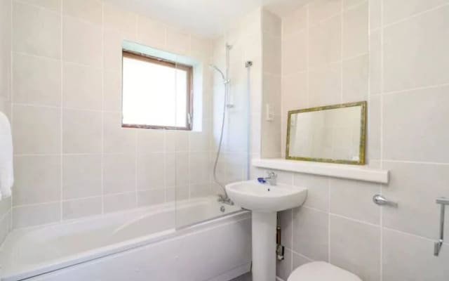 Beautiful 3BR House with a Garden