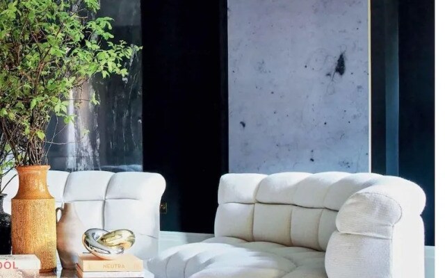 Retro Style in Holland Park