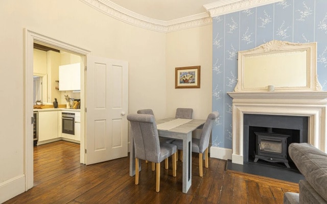 Altido Homely 2-Bed Flat W/ Private Courtyard In Bloomsbury