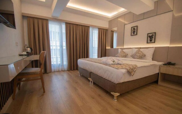 Vera Life Hotel