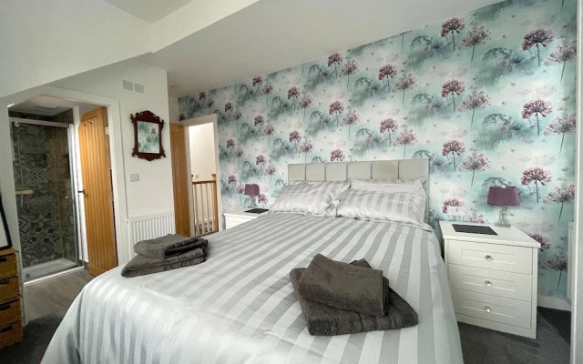 Lovely Comfortable 3BR Property