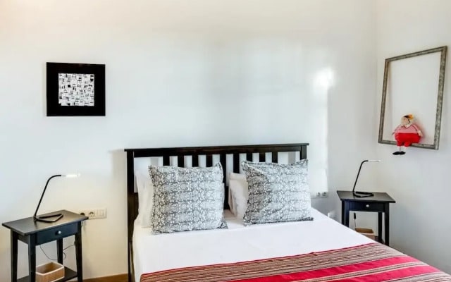Designer 1 Bed Apartment near Plaza España