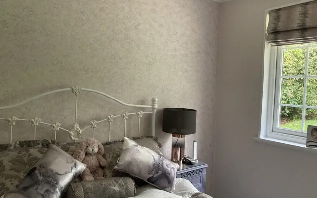 Stunning 2 Bed Bungalow in Liverpool Leafy Suburb