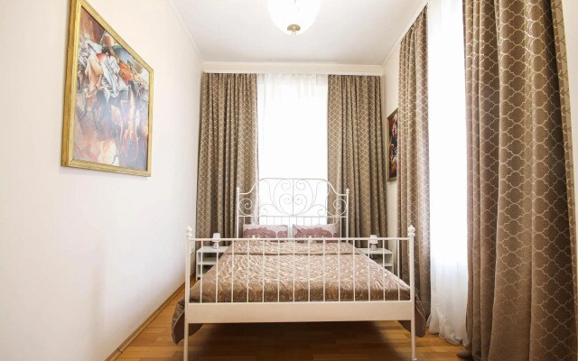 ApartLux (АпартЛюкс) на Знаменке