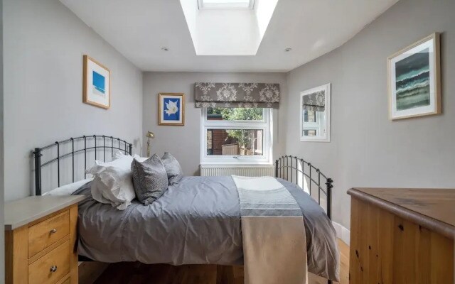 2Bedroom flat with garden in Battersea