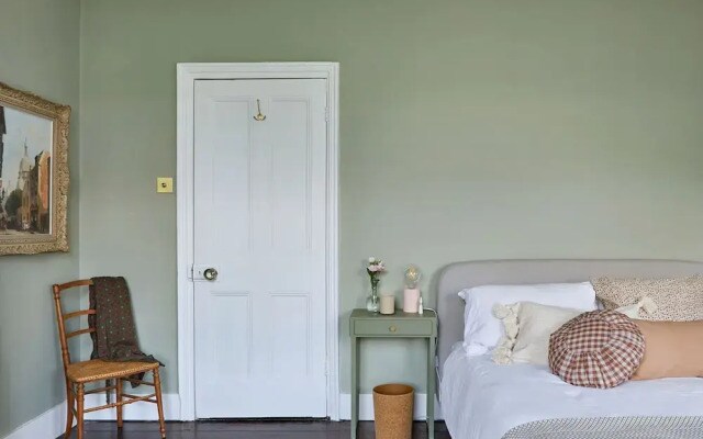 JOIVY Stylish 2-Bed House W/ Private Garden In Hackney