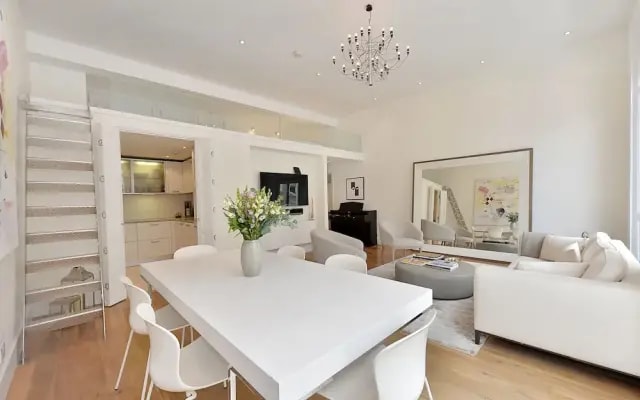 The Stunning Chelsea Gem - CCBE