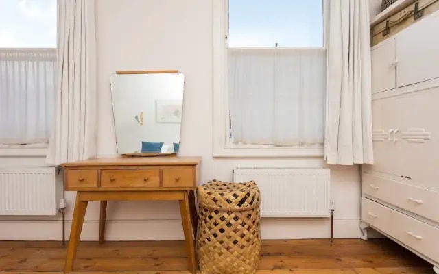 3 Bedroom Home in East London Accommodates 7