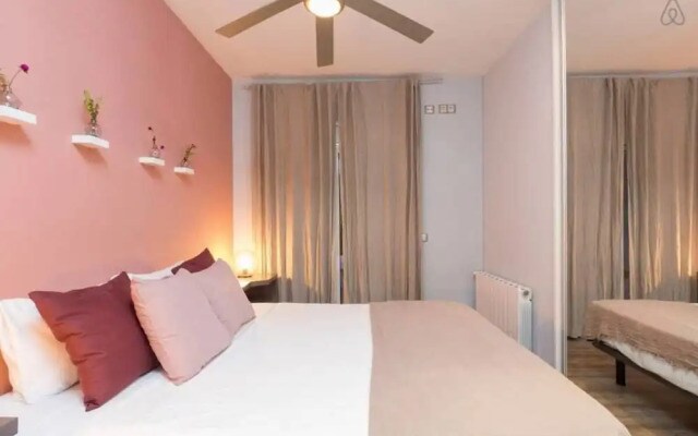 Cozy 2 Bed Apt Near Sagrada Familia
