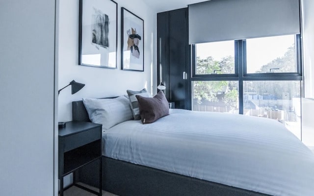 Studio With Balcony in Hill House