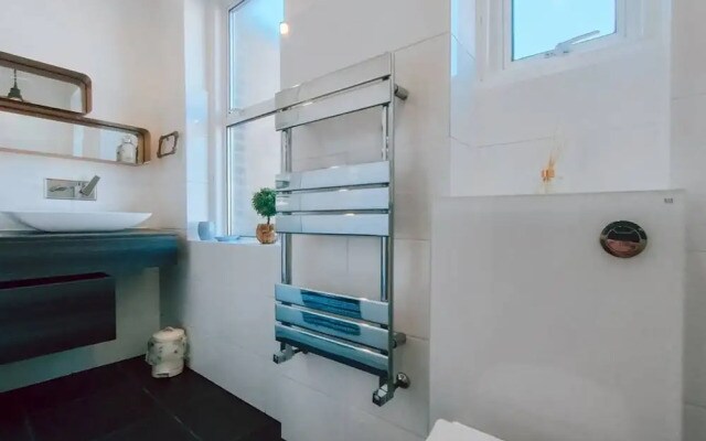 The Twickenham Apartment Near Strawberry Hill
