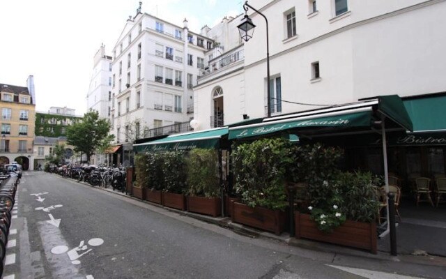 Chez Mazarine